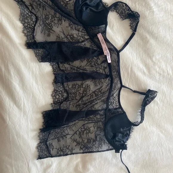 Victoria Secret Lacy Babydoll Top - Picture 3 of 4